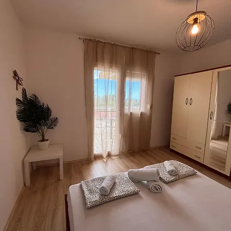 Holiday home With Pool Ante