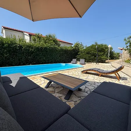 With Pool Ante * Vrsi