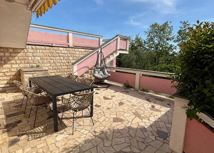 With Pool Ante * Vrsi