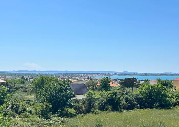 Casa de Férias With Pool Ante Vrsi